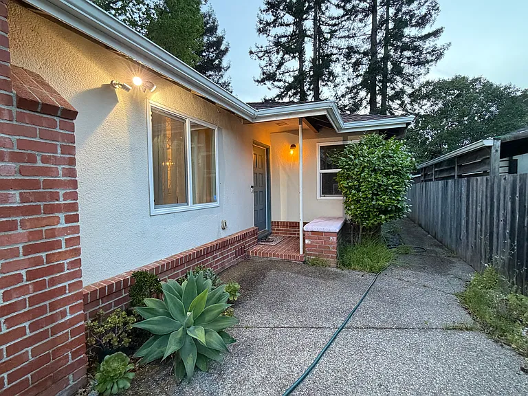 22721 Wildwood St — Photo 25