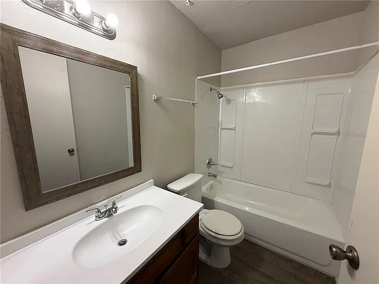804 Navidad St #B — Photo 6