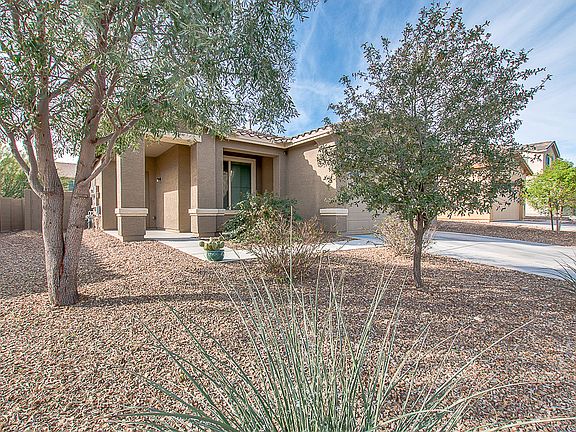 3rd image of 18153 W Sunnyslope Ln