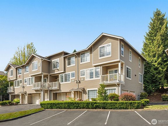 2nd image of 18628 NE 55th Way