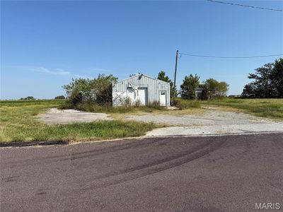 2665 E Benson Rd, Sturgeon, MO, 65284