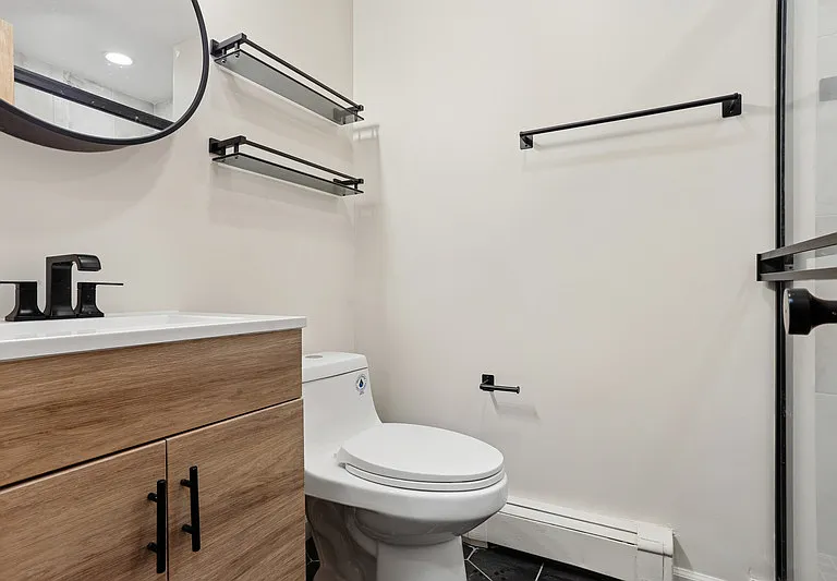 315 Leonard St #1B — Photo 8