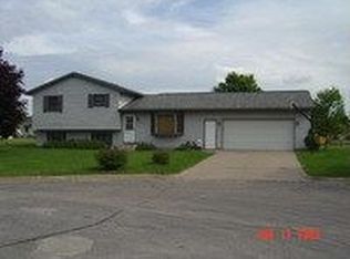 906 Amanda Ct, Holmen, WI 54636