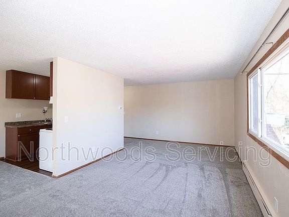 4th image of 1089 York Ave APT 9