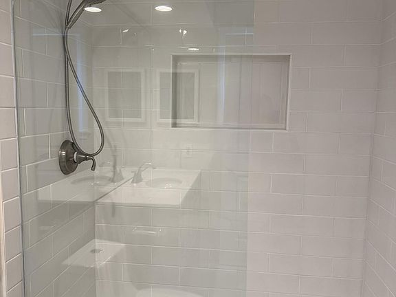 5th image of 395 Brookview Court