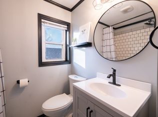 320 Leonard St, Creve Coeur, IL