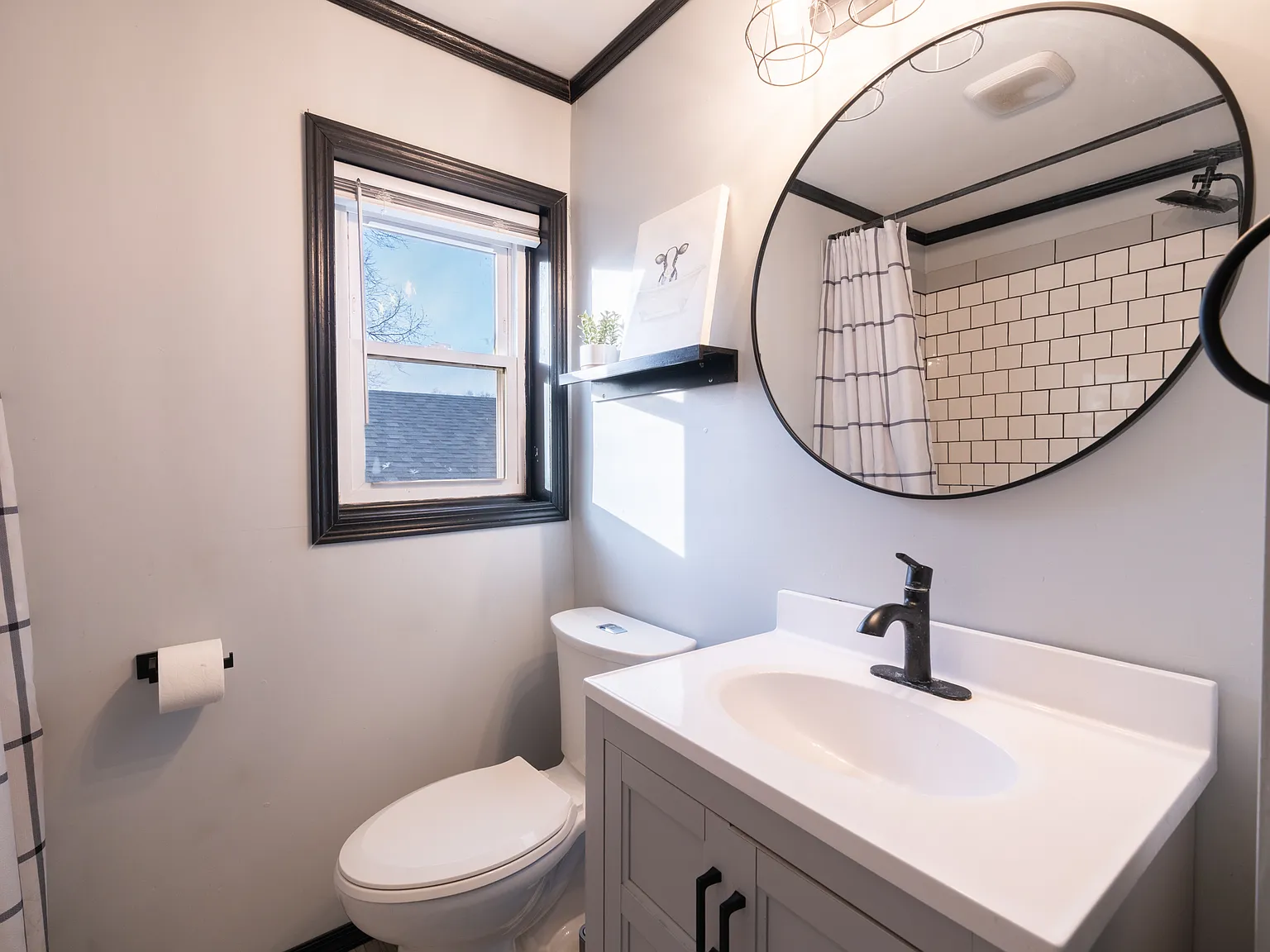 320 Leonard St photo 1