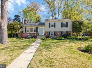 1904 Hackamore Ln, Alexandria, VA 22308