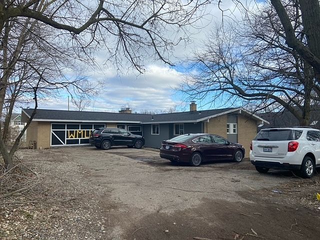 2nd image of 1415 Sutherland Ave