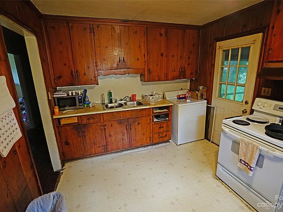 3rd image of 4308 Oak Forest Dr