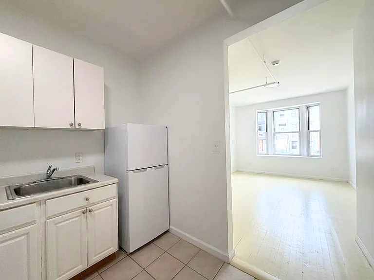 524 Lafayette Ave #2 — Photo 8