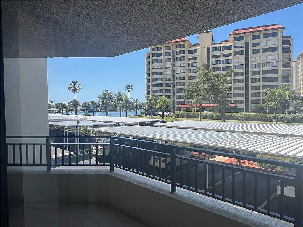 1 bed, 1.5 bath, 950 sqft, $2,400 — Photo 1