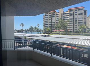 690 Island Way APT 208, Clearwater, FL 33767
