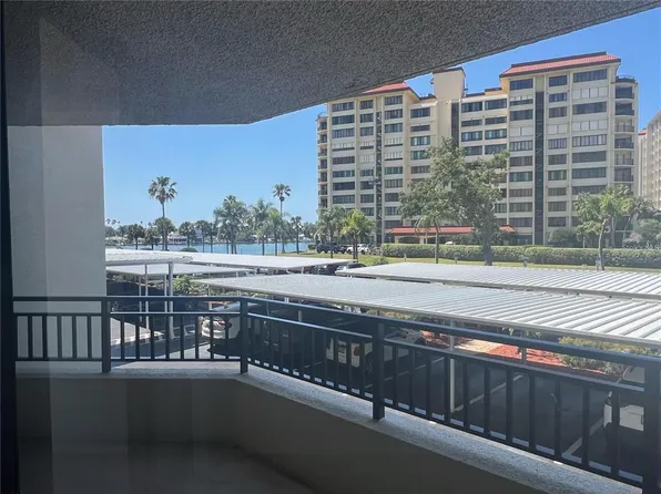 690 Island Way APT 208, Clearwater, FL 33767