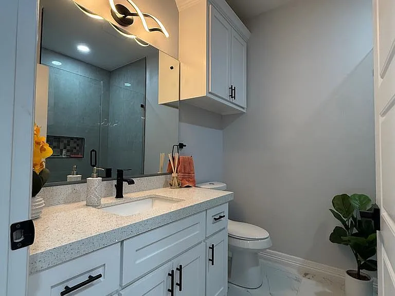 6861 Woodlands Ave — Photo 12
