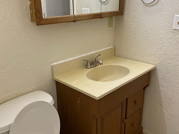 5th image of 2319 S Fairlawn Way