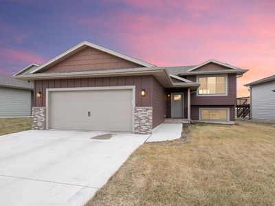 2909 S Lana Dr, Sioux Falls, SD, 57106