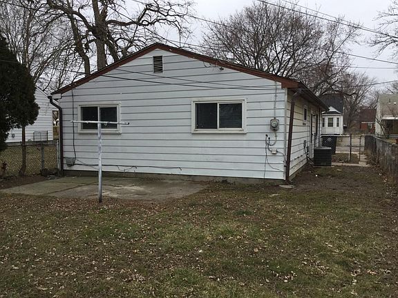 2nd image of 19012 Wood St