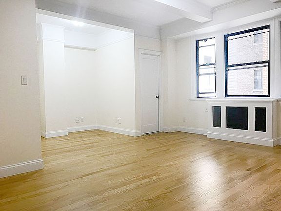 3rd image of 37 W 72nd St APT 10C