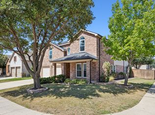 208 Bluefinch Dr, Little Elm, TX 75068