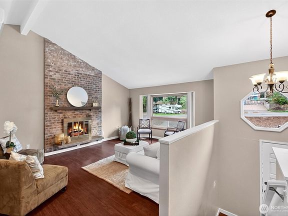 3rd image of 4815 West Tapps Dr East