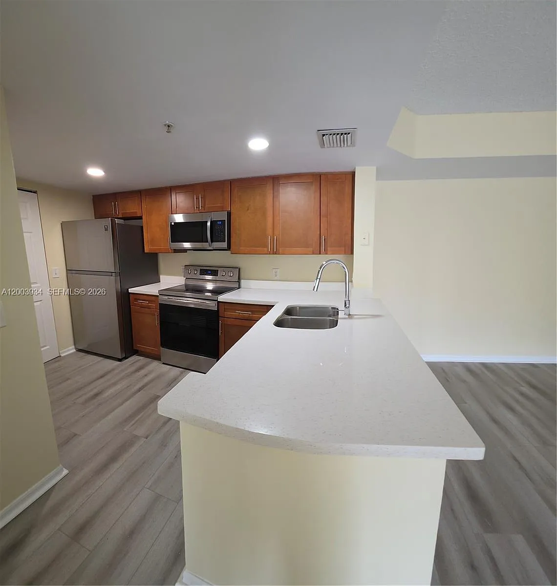 Building Photo - 5051 Wiles Rd #201