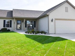 193 Farmstead Dr, Slinger, WI 53086