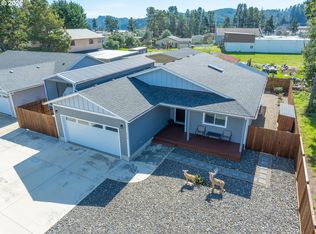 829 Jacobson Way, Lakeside, OR 97449