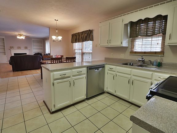 2nd image of 401 Clarkston Dr