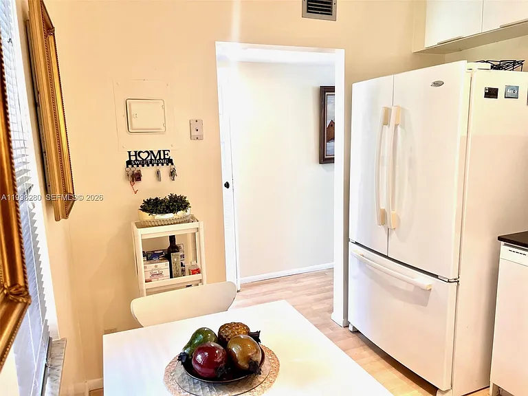 2841 Somerset Dr #215 — Photo 17