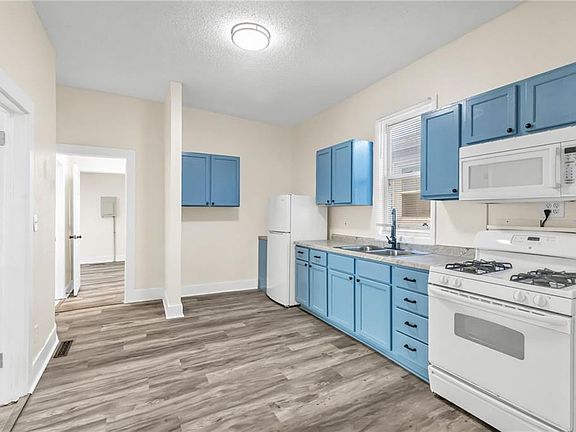 5th image of 210 Osage St