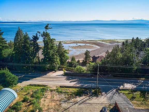 5th image of 6632 Island Hwy W