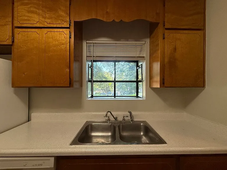 1813 Meriadoc Rd — Photo 9