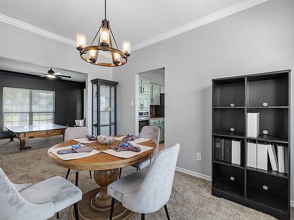 3rd image of 3105 Chalkstone Dr