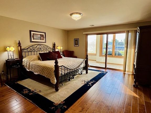 3rd image of 5379 Mariners Cove Dr Unit 504