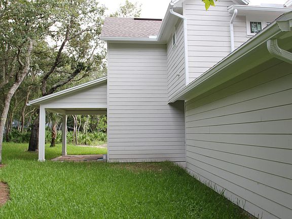2nd image of 961 Paradise Cir