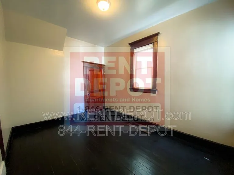519 E Michigan St — Photo 13