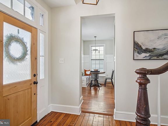 4th image of 10 Main St