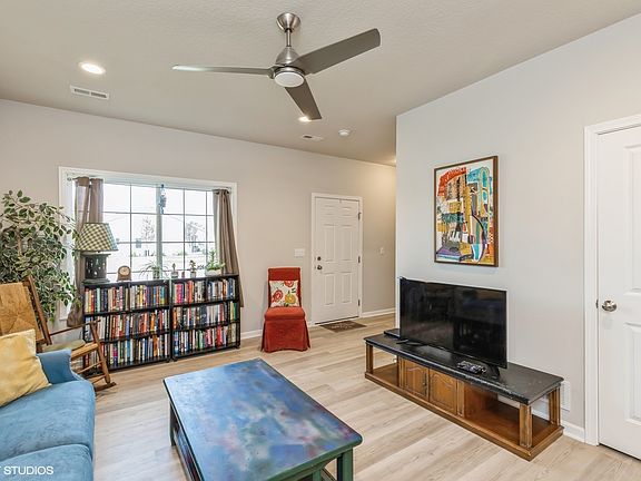 4th image of 2304 Hazeltine Pl