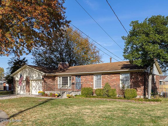 3rd image of 6101 Clovelly Ct