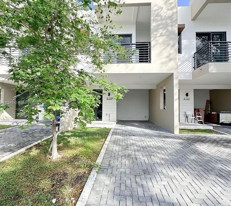 1st image of 4109 N Oak Pl #4109