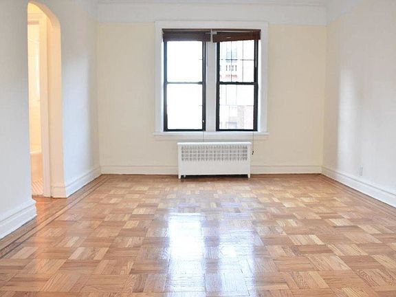 2nd image of 196 Pinehurst Ave APT 3G