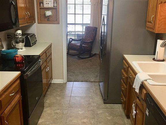 4th image of 3 Glendale Ct