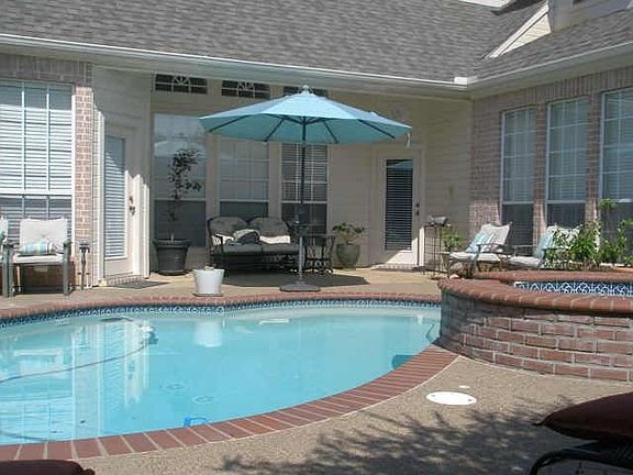 2nd image of 4103 Coachman Ln