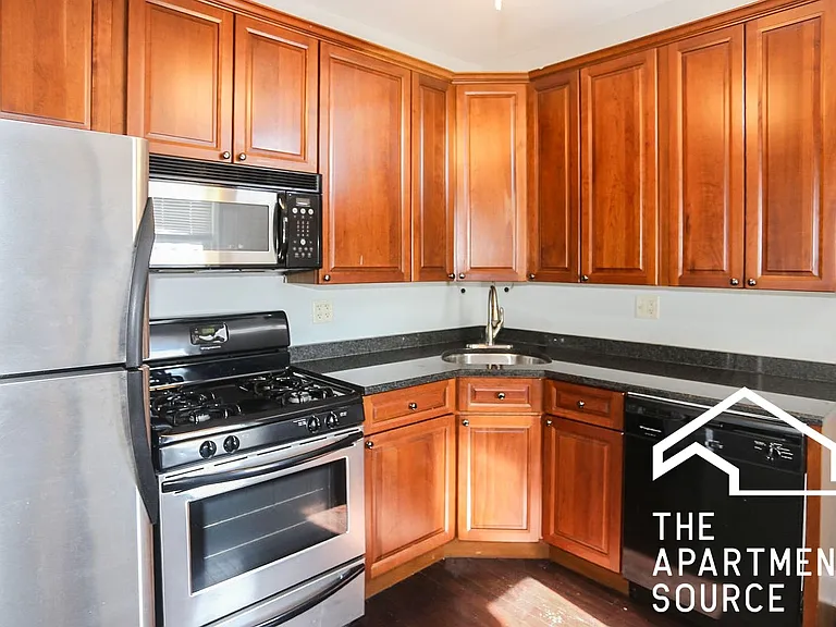 4814 N Paulina St #1 — Photo 2