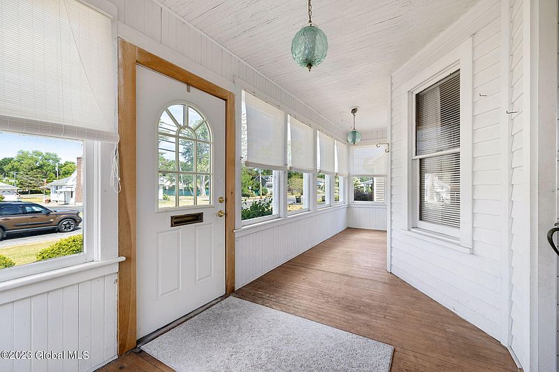 2nd image of 2032 Helderberg Avenue