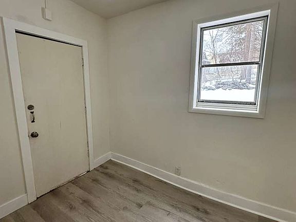 3rd image of 500 Greenwood Pl #1