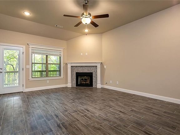 2nd image of 7 Kirkbridge Ln