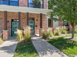 525 N 32nd St, Omaha, NE 68131