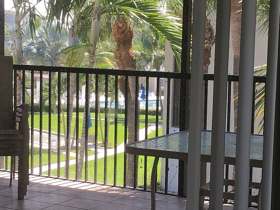 1st image of 135 Bay Colony Dr N